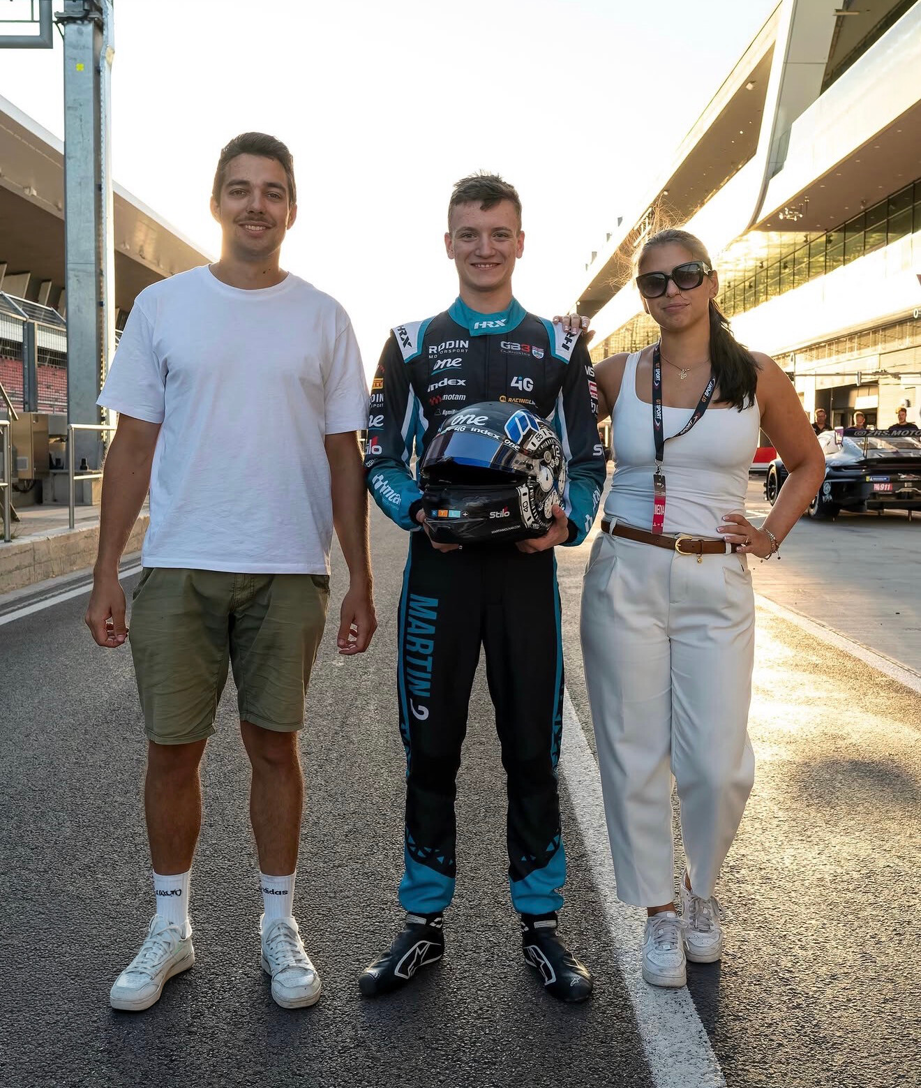 Pit lane with the EGM team